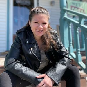 Meet your Posher, Kayley